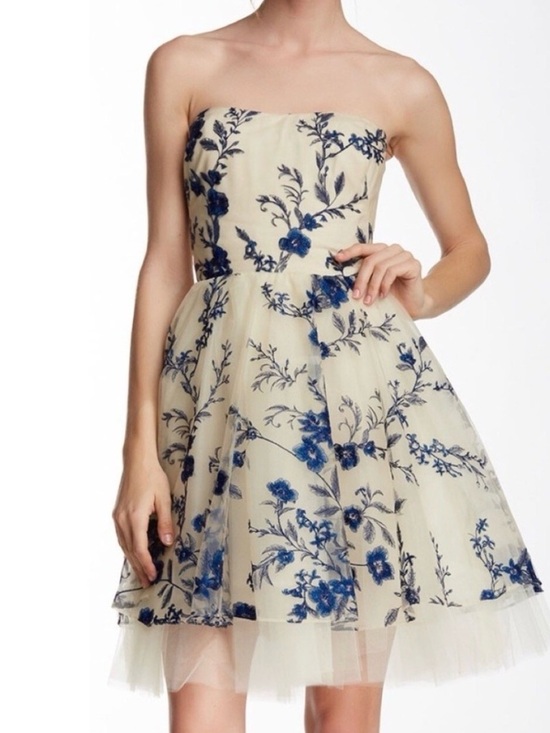 Marchesa Notte Dresses & Skirts - Marchesa NotteStrapless Floral Dress in Cream Tulle with Blue Embroidery